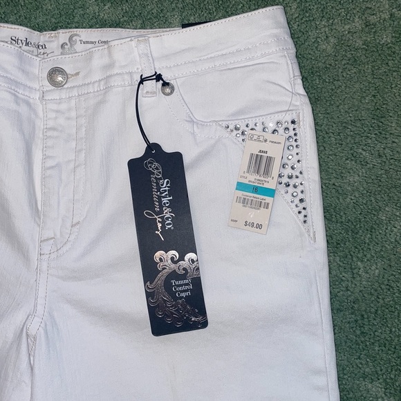 Style & Co. Premium Jeans White Capris size 16 - Picture 2 of 8